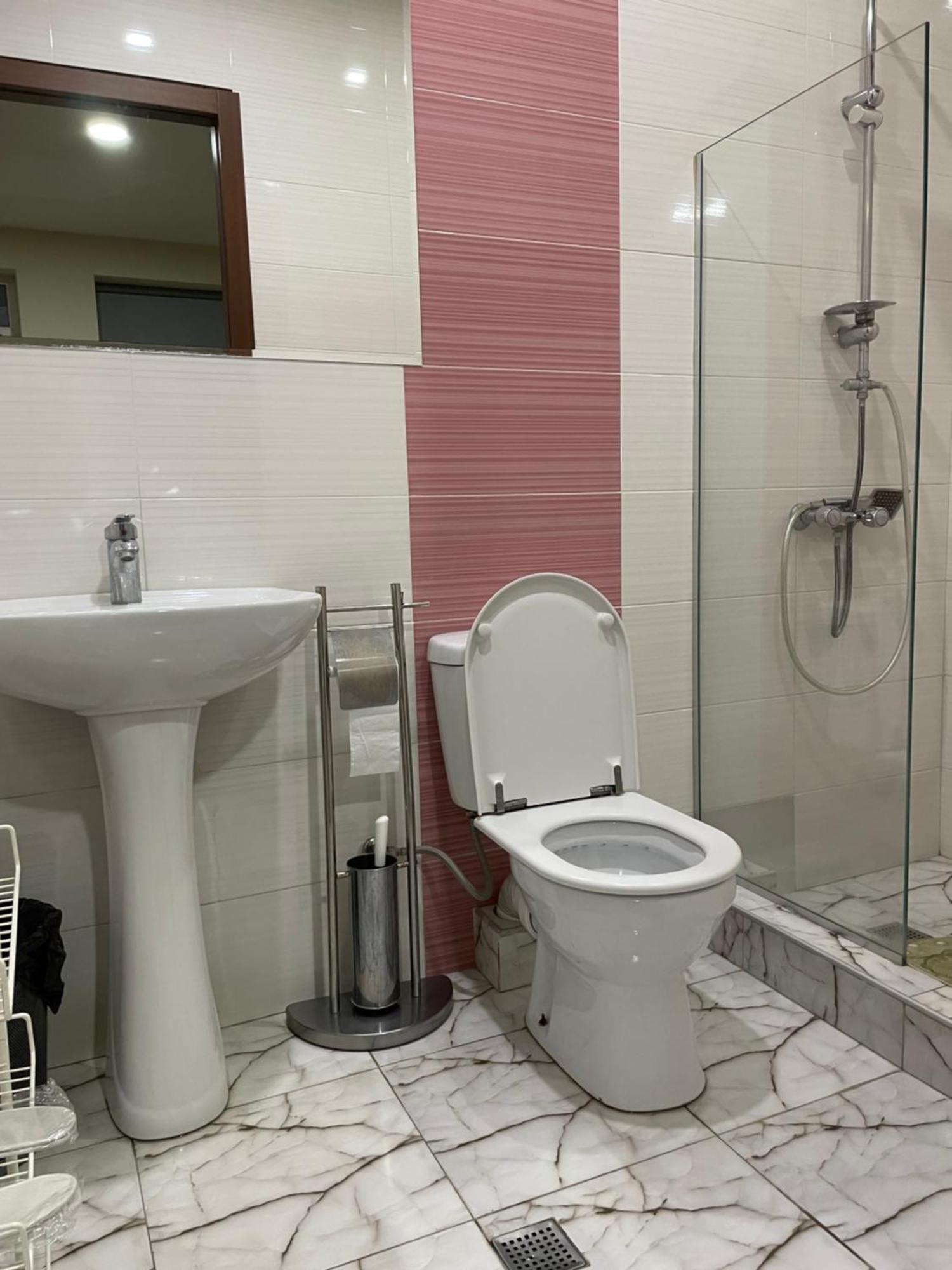 New Hotel Tbilisi ภายนอก รูปภาพ