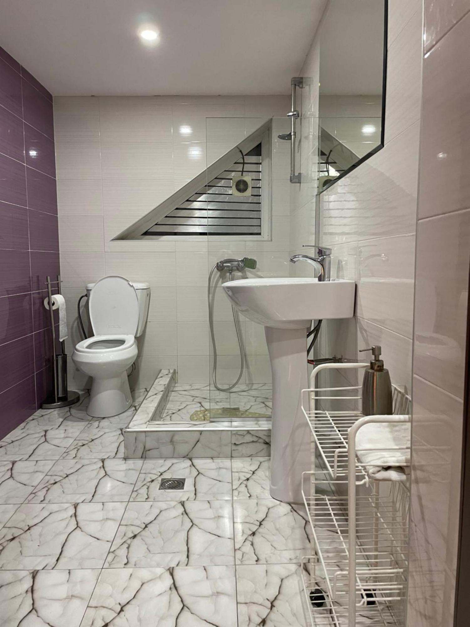 New Hotel Tbilisi ภายนอก รูปภาพ