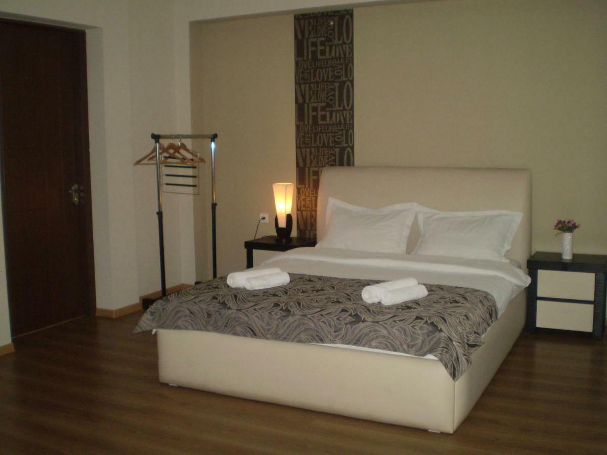 New Hotel Tbilisi ภายนอก รูปภาพ